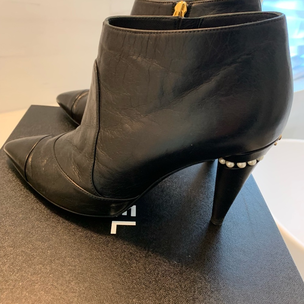 Chanel pearl heeled booties. Size 38